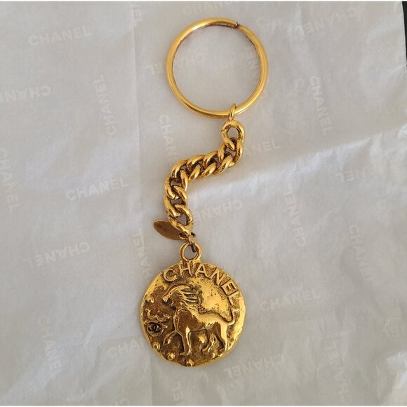 Chanel Key Ring in Gold Lion - Picture 1 of 6